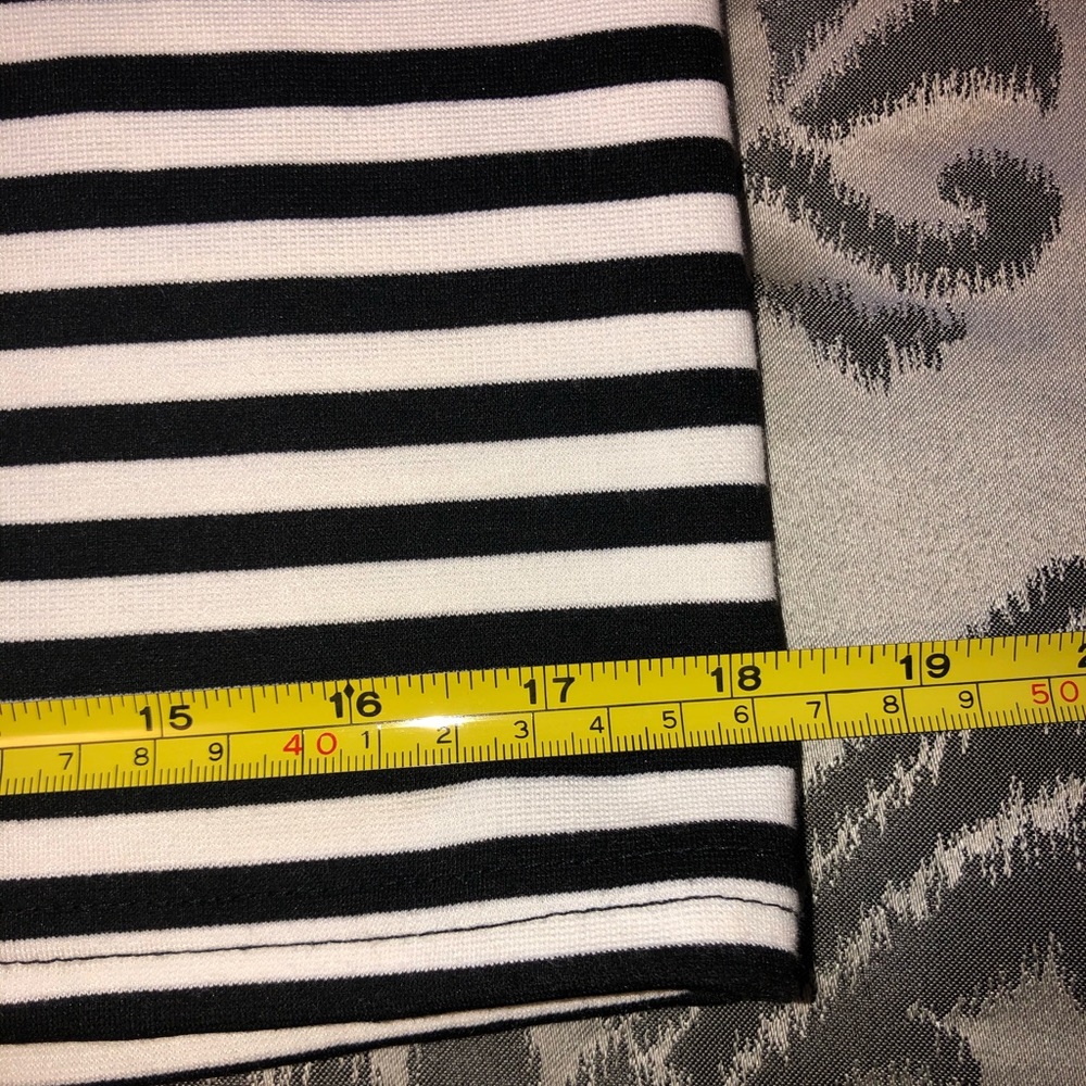 Great striped dress with waist detailing - Picture 12 of 15